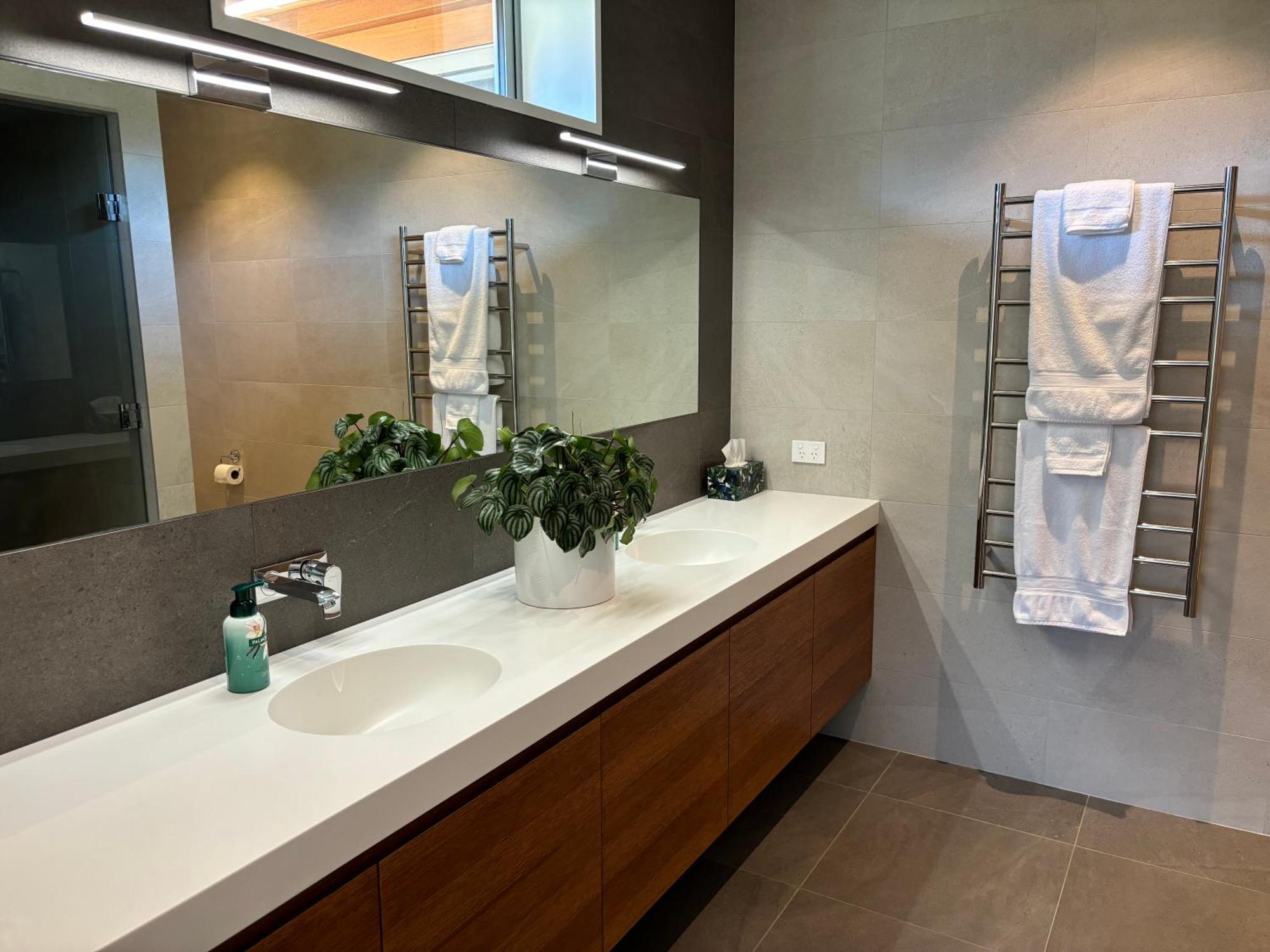 Tucker Beach Private Exclusive Retreat Квінстаун Номер фото